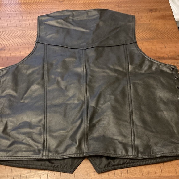 Leather Bikers Vest - Picture 5 of 7